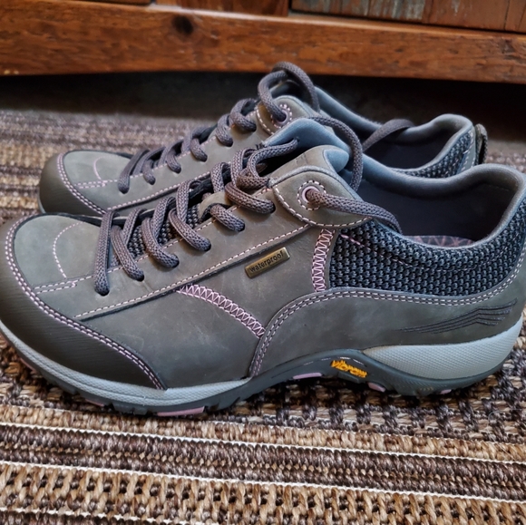 dansko vibram waterproof